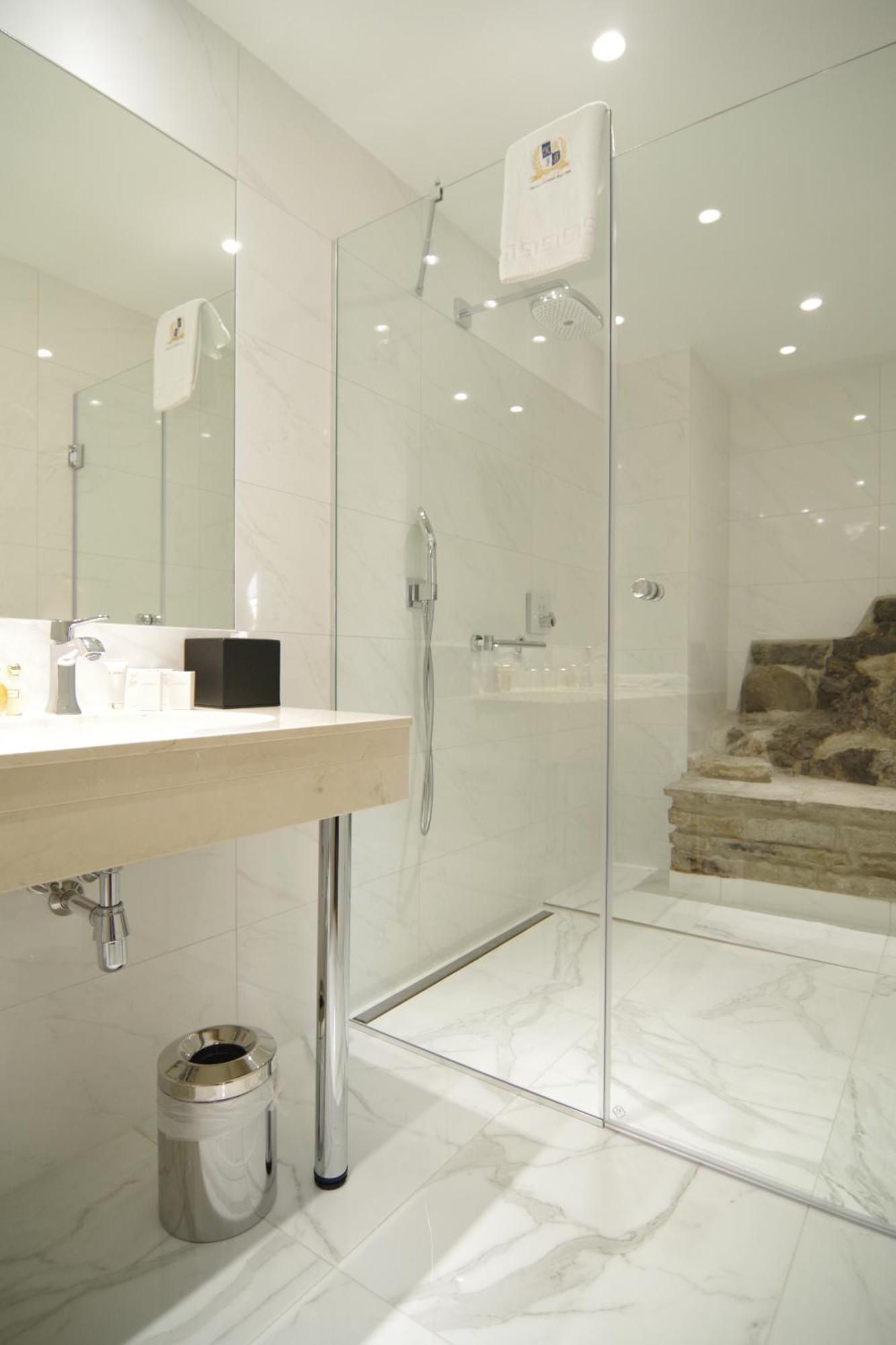 Regent Hotel 5*